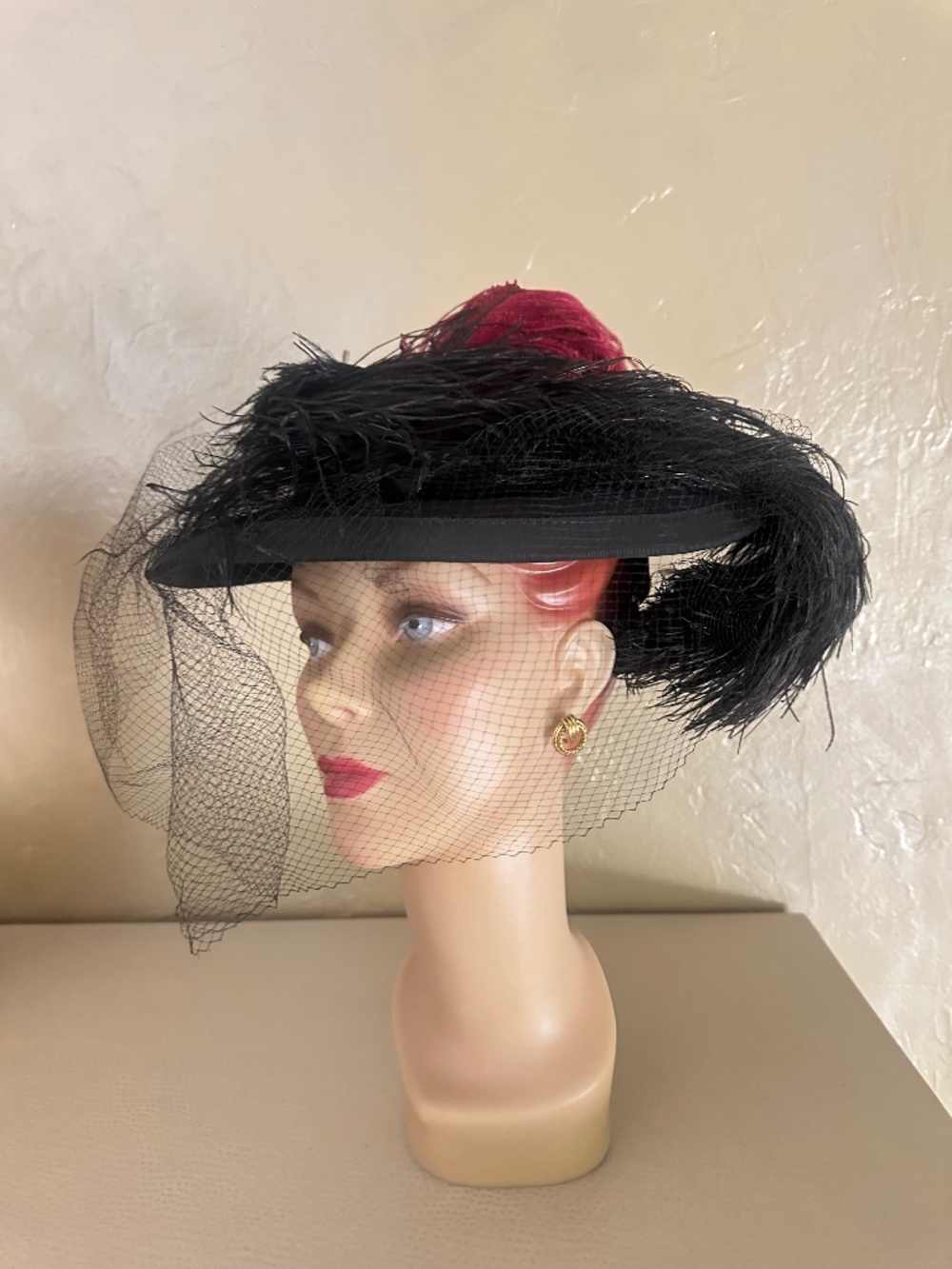 STELLAR 1940s' BLACK FELT TILT HAT + BURGUNDY/BLACK FEATHERS + FULL VEIL